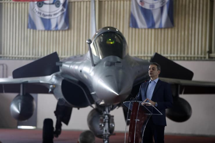 ראש ממשלת יוון קיריאקוס מיצוטקיס מיצוטאקיס ב תרגיל אווירי בינלאומי איניוחוס 2021 יוון מטוסי מטוס קרב 