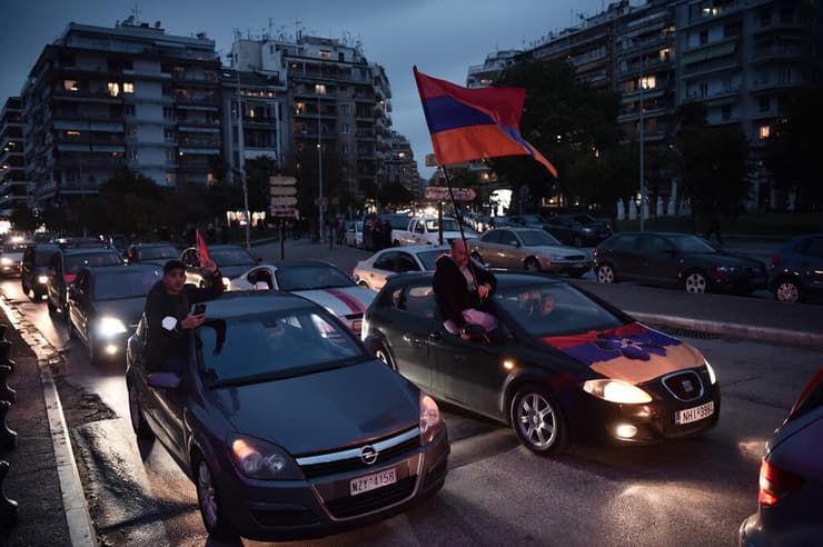 ארמנים ברחובות סלוניקי, יוון  