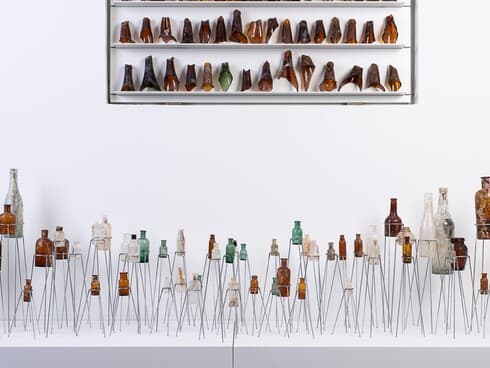"כל בקבוק יכול להפוך ליהלום נדיר": התערוכה "הבור - חפצים שעלו מבטן האדמה"