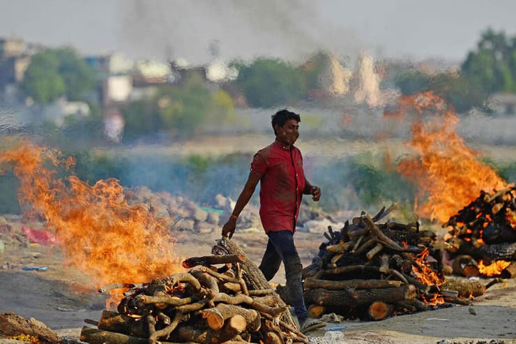 שריפת גופות בפריאגראג', הודו