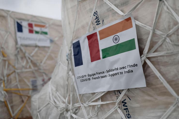 הודו אסון קורונה ציוד סיוע לפני ההמראה מ צרפת