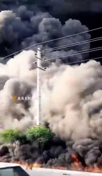 שריפה במפעל תעשיות כימיות בעיר קום באיראן