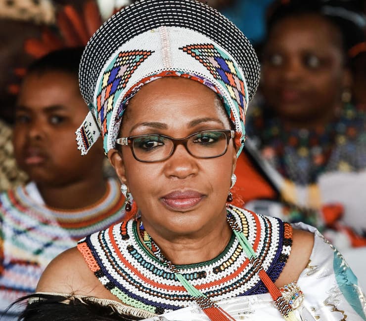 מלכה מנטפומבי מלכת ה זולו דרום אפריקה מתה