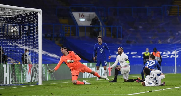 מאונט מכניע את קורטואה (צילום: רויטרס) מאונט מכניע את קורטואה