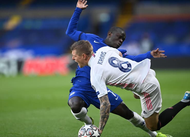 קאנטה מתקל את קרוס (צילום: רויטרס) קאנטה מתקל את קרוס