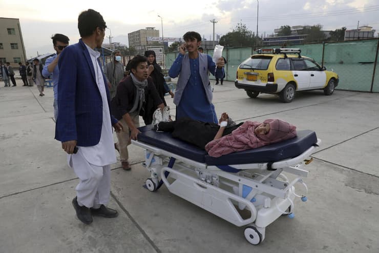 אפגניסטן קאבול עשרות הרוגים פיגוע ליד בית ספר