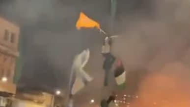 יום ירושלים בלוד: ההמונים מורידים את דגל ישראל ותולים את דגל פלסטין