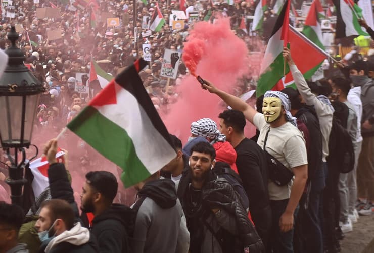 מפגינים פרו פלסטינים הפגנה לונדון בריטניה