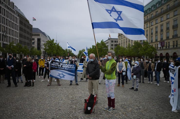 הפגנה תמיכה ב ישראל שער ברנדנבורג ברלין גרמניה