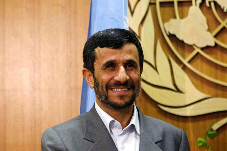 נשיא איראן לשעבר מחמוד אחמדינג'אד נרשם ל בחירות לנשיאות תמונת ארכיון