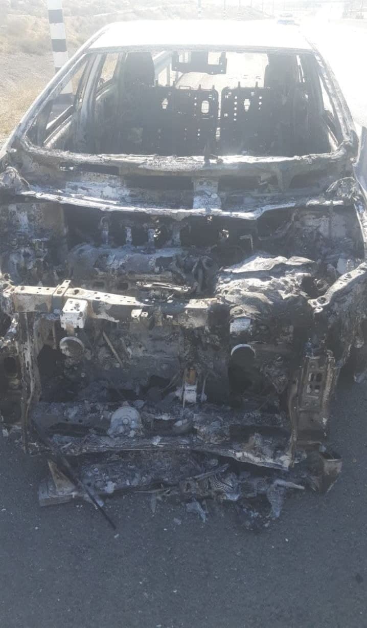 מכוניתו של אלמוג ספיר שהותקף בדרכו לערד