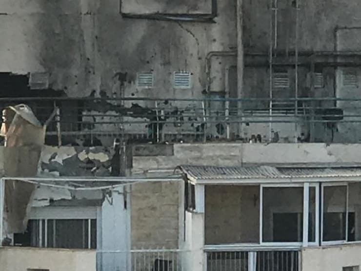קרטה פגעה ישירות בבניין מגורים בבאר שבע