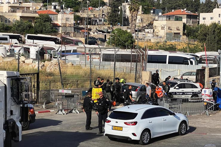 חשד לפיגוע דריסה בשכונת שייח ג'ראח בירושלים