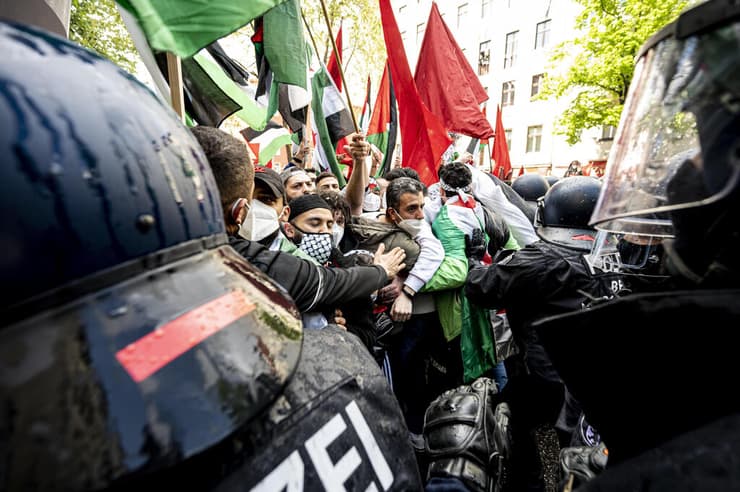 הפגנה פרו פלסטינית רובע נויקלן ברלין גרמניה
