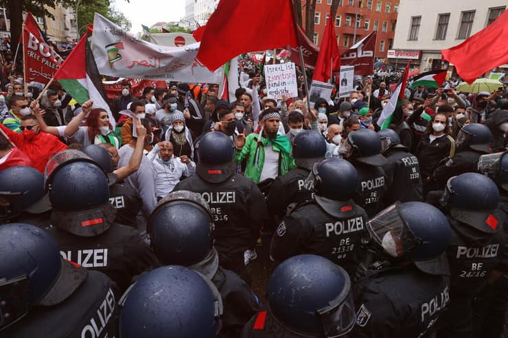 הפגנה פרו פלסטינית רובע נויקלן ברלין גרמניה