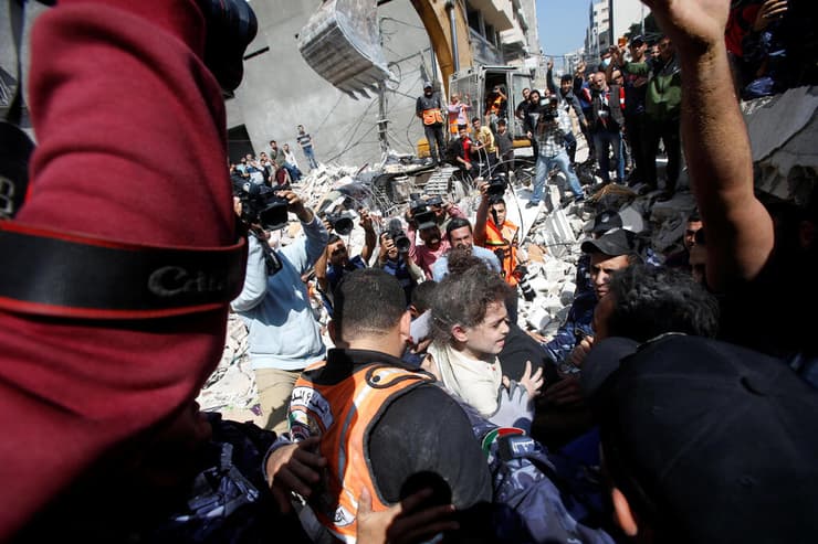 סוזי אסחונטנה ילדה פלסטינית ששרדה הפצצה תקיפה של צה"ל ב עזה