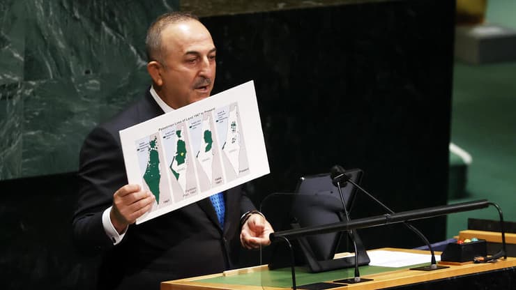 "דיכוי הפלסטינים לא יעבור בשתיקה". צ'בושולו מציג מפות המתארות את "התקדמות הכיבוש הישראלי"