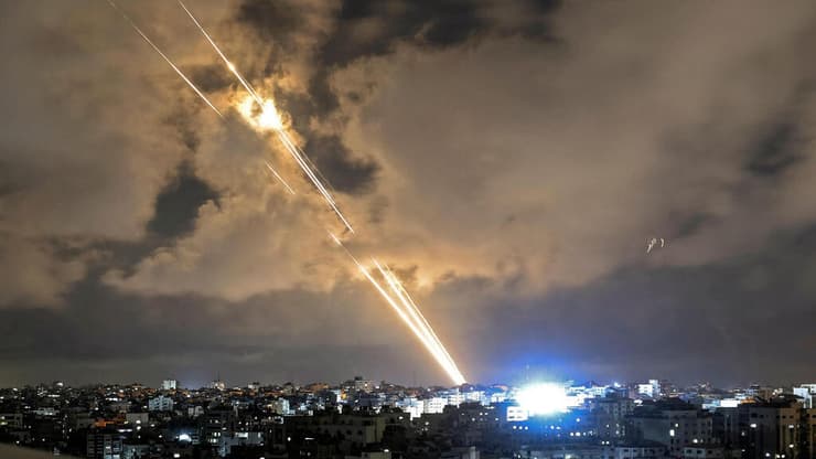 עזה שיגור רקטה טילים יירי רקטות לעבר ישראל מבצע שומר החומות