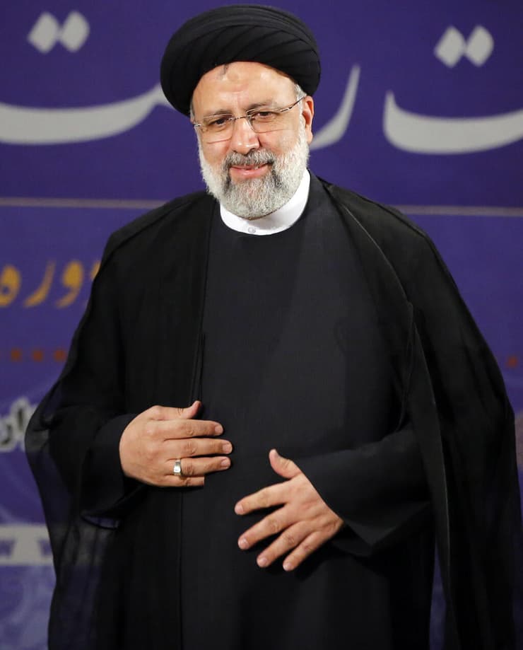 איבראהים ראיסי ראש מערכת המשפט ב איראן מכריז על מועמדותו ב בחירות לנשיאות 15 במאי