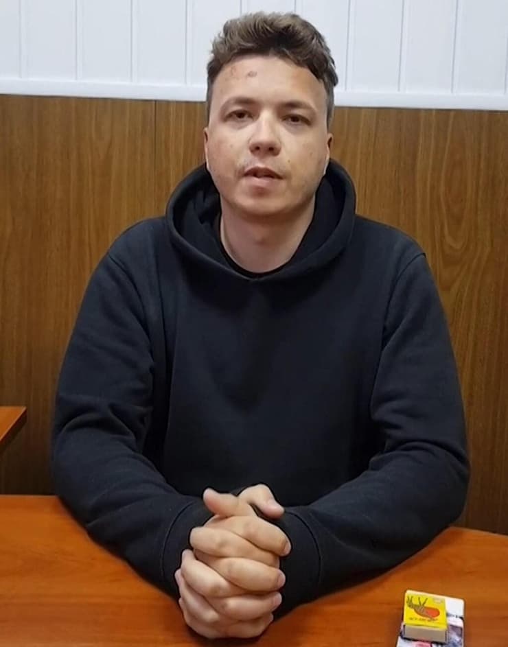 רומן פרוטסביץ' פעיל אופוזיציה שנעצר לאחר ש מטוס אולץ לנחות ב מינסק בלארוס