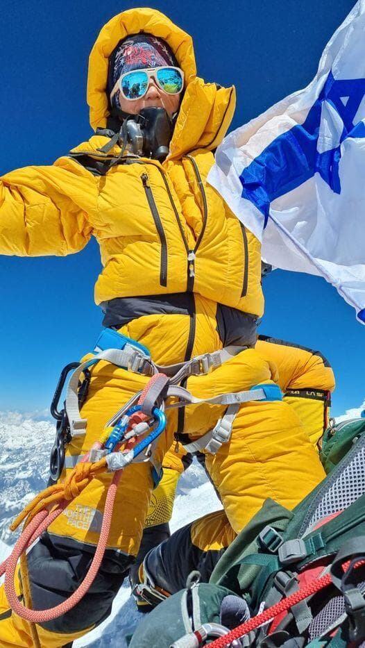 הישראלית הראשונה על הפסגה: דניאל וולפסון על פסגת הר האוורסט