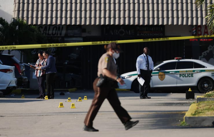 ארה"ב פלורידה הייליאה אירוע ירי המוני הרוגים פצועים זירת האירוע כניסה ל מופע