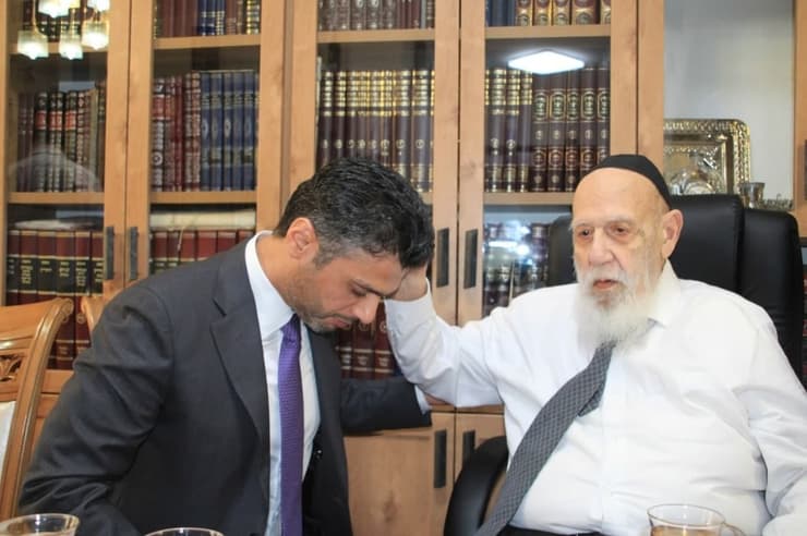שגריר איחוד האמירויות מוחמד אל-חאג'ה נפגש עם הרב שלום כהן