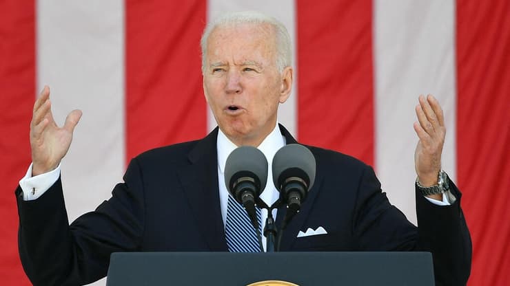 נשיא ארה"ב ג'ו ביידן טקס יום זיכרון לחללים אמריקנים ב בית העלמין הלאומי ב ארלינגטון וירג'יניה
