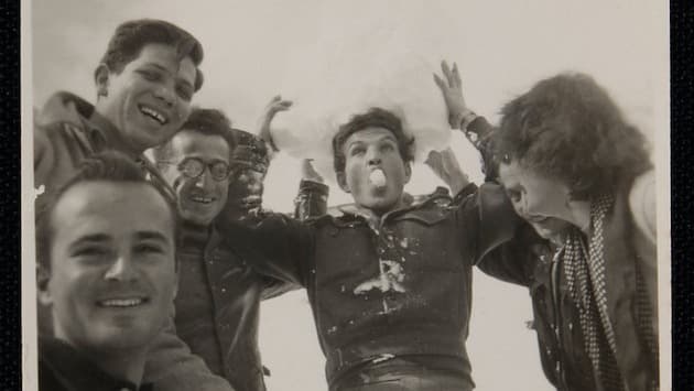 להקת הצ'יזבטרון בסיור במחנות העקורים בקפריסין, 1949