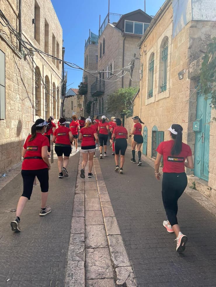 רצות את ירושלים. ליאת וקבוצת הנשים שהשתתפה בחופשת הריצה RUN THE VIEW
