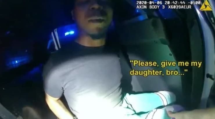 ארה"ב שוטרים ערכו בדיקת סמים ל אפר הבת המתה כד אילינוי