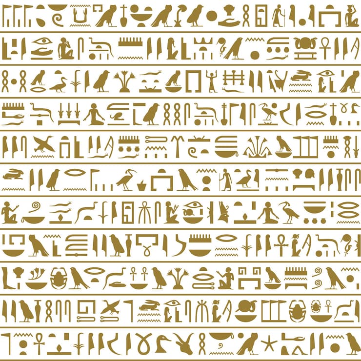 המצרים הקדמונים כתבו הירוגליפים בכל כיוון על גבי פפירוסים, או ציירו אותם בצבעים על קירות ועל חפצים אחרים