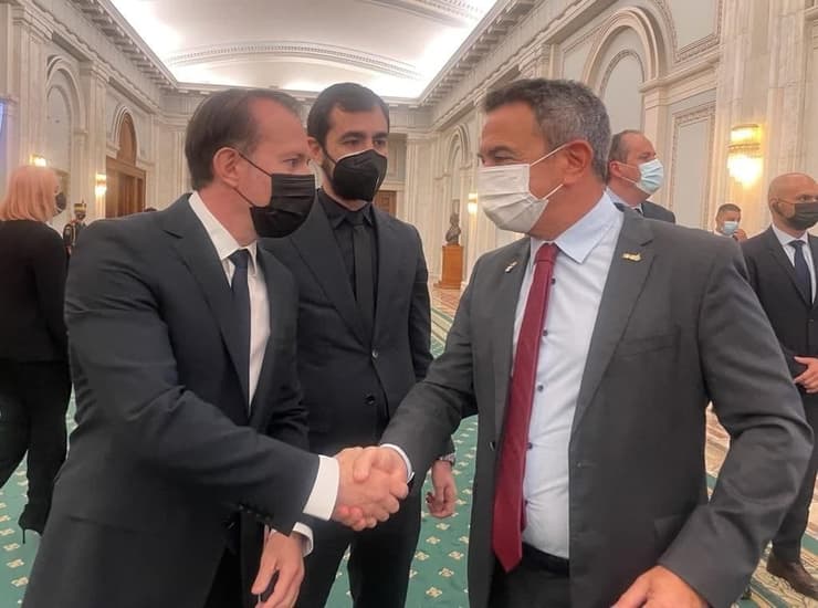 נשיא התאחדות התעשיינים ד"ר רון תומר עם ראש ממשלת רומניה פלורין קיצו