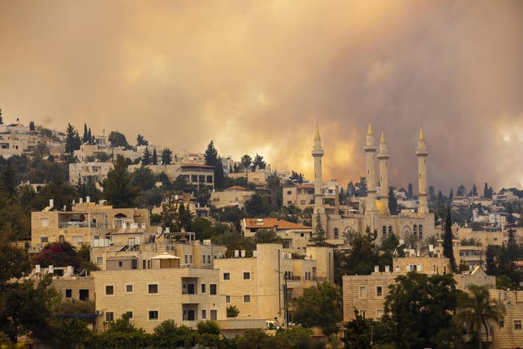 השריפה בהרי ירושלים כפי שהיא נראית מאבו גוש