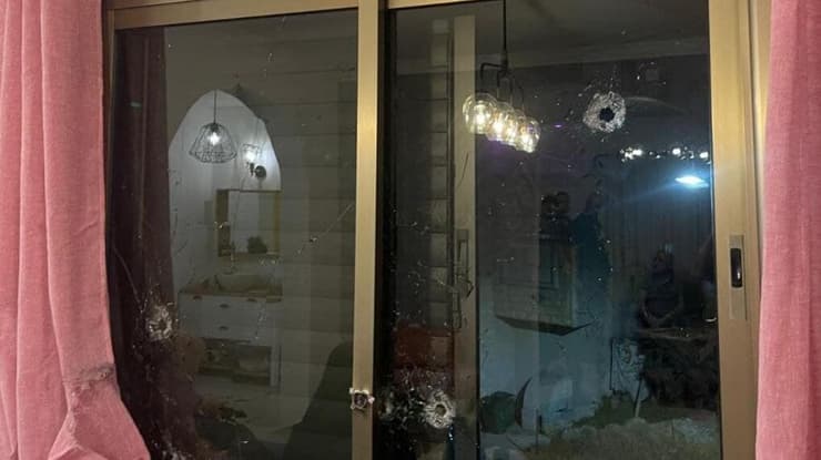 אלמונים ירו לעבר ביתו של העיתונאי נדאל אגבריה