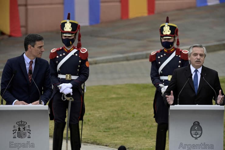 נשיא ארגנטינה אלברטו פרננדס מארח את ראש ממשלת ספרד פדרו סאנצ'ס