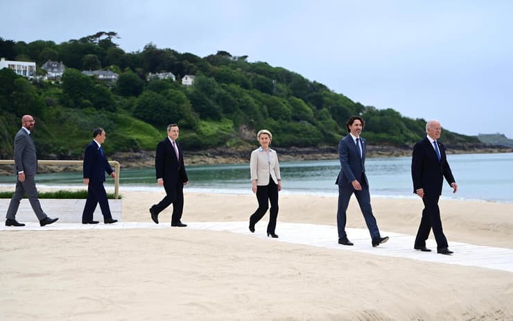 מנהיגי ה-G7 מגיעים להצטלם יחדיו. על הפרק: קביעת מס מינימלי 