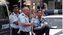 ארכיון 1996 מיקי לוי שוטר במחוז ירושלים עם מפקד המחוז ניצב אריה עמית