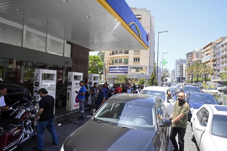 לבנון משבר כלכלי תור ל תחנת דלק ביירות