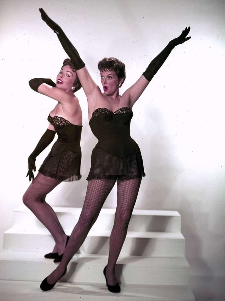ג'יין ראסל בסרט "גברים נישאים לברונטיות", 1955