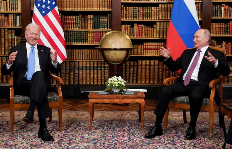 נשיא ארה"ב ג'ו ביידן נשיא רוסיה ולדימיר פוטין ב ב ז'נבה שווייץ
