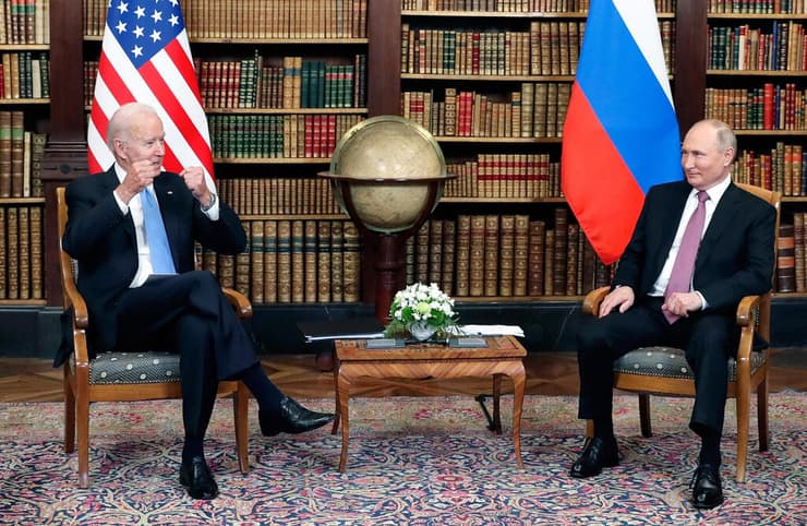 נשיא ארה"ב ג'ו ביידן נשיא רוסיה ולדימיר פוטין ב ב ז'נבה שווייץ