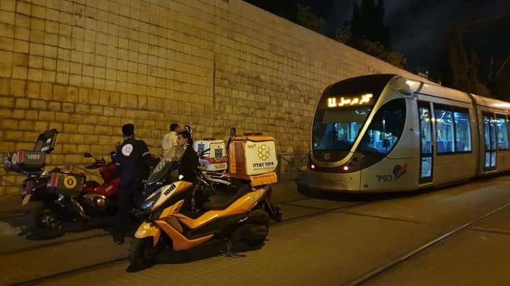 הולך רגל בן 30 נפצע קשה מפגיעת הרכבת הקלה בירושלים