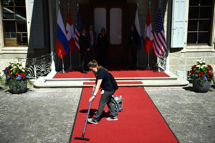 הכנות ב ז'נבה שווייץ פסגה בין נשיא רוסיה ולדימיר פוטין ל נשיא ארה"ב ג'ו ביידן 