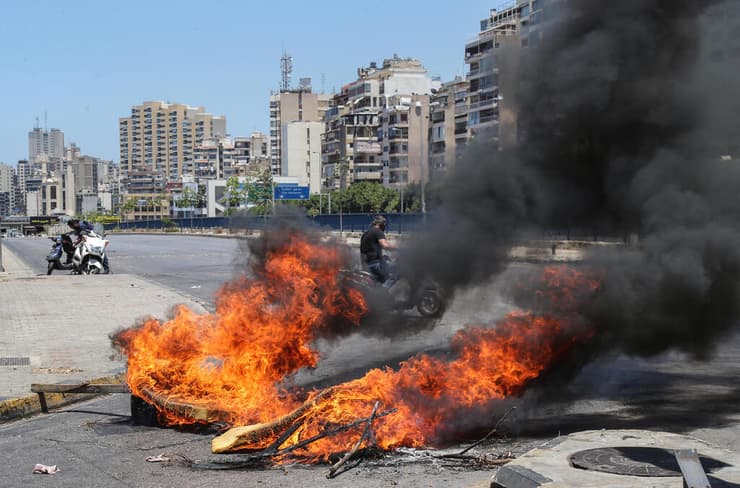 לבנון ביירות שביתה כללית מחאה על המצב הכלכלי