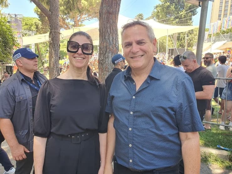 ניצן הורוביץ ומרב מיכאלי במצעד הגאווה בחיפה