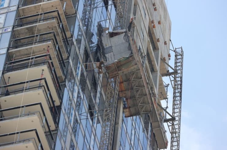הרוג בקריסת מעלית משא באתר בנייה בתל אביב
