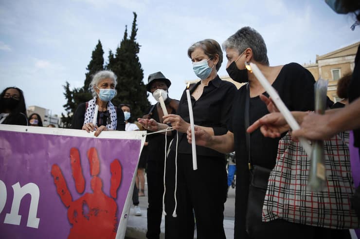 הפגנה ב19 ביוני אתונה לזכר קרוליין קראוץ' שנרצחה ב יוון על ידי בעלה 