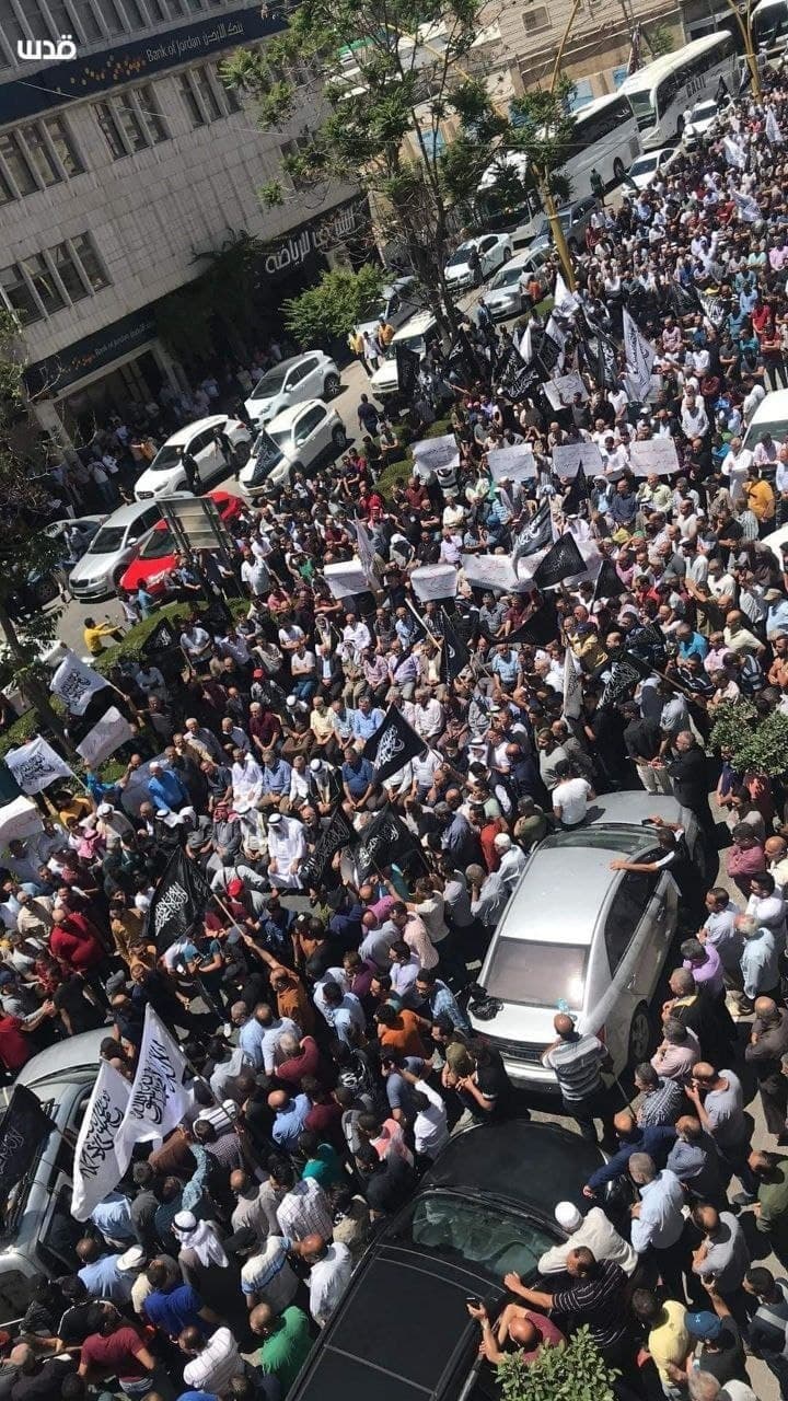 הפגנות בחברון ורמאללה בעקבות מותו של ניזאר בנאת