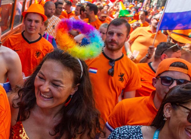 יורו 2020 אוהדים הולנד צבעי גאווה דגל גאווה ב הונגריה